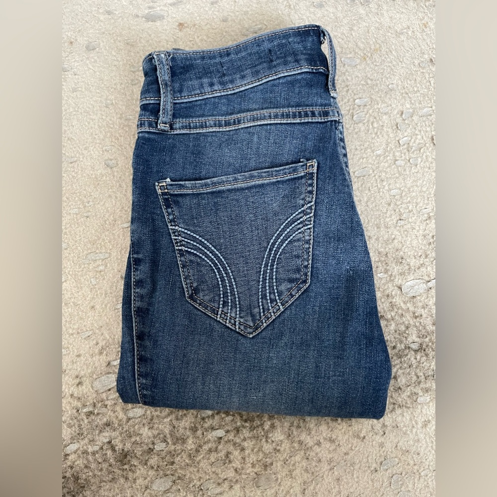 Hollister Crop Skinny Jeans W/ Zipper